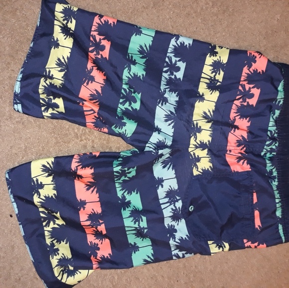 Old Navy Palm Tree Swimshorts - Picture 3 of 3